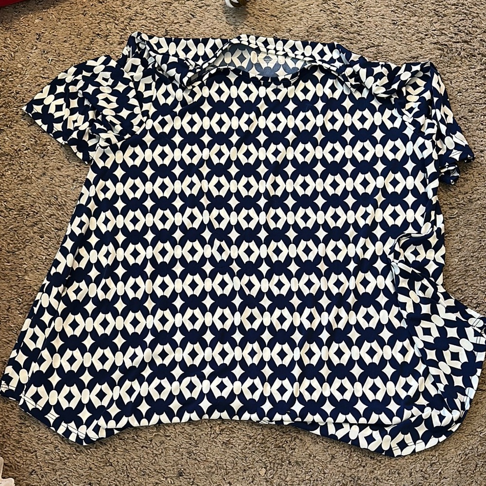 Chico’s “Ultimate Tee” Blue & White Pattern Top